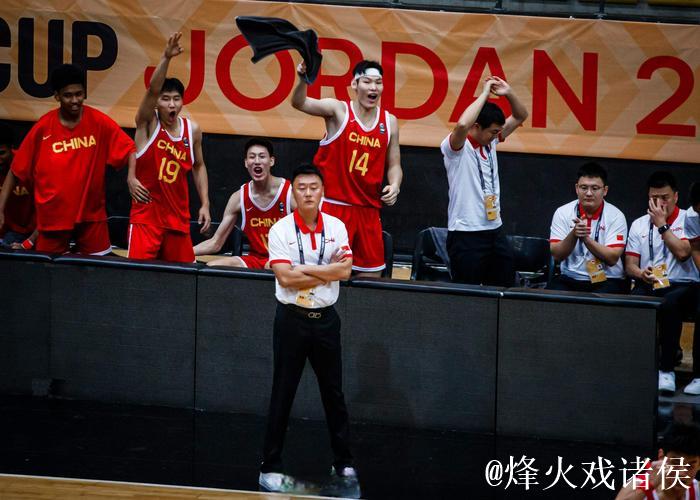 CBA豪门实力尽显：4冠王12人轮换大胜卫冕冠军，豪取连胜